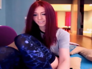 Amateur Webcam Cute Redhead Girl With Connected Toy