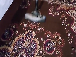 Ellie Cleans On every side A Vacuum Cleansing
