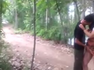 Chinese maid got unchanging fuck with a catch forest