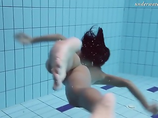 Zhanetta Super Sexy Underwater Slut